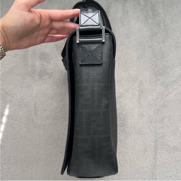 Fendi Zucca messenger bag - Picture 5 of 13